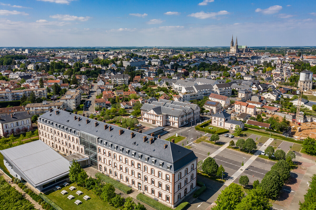 Vue aérienne de Chartres et de sa cathédrale